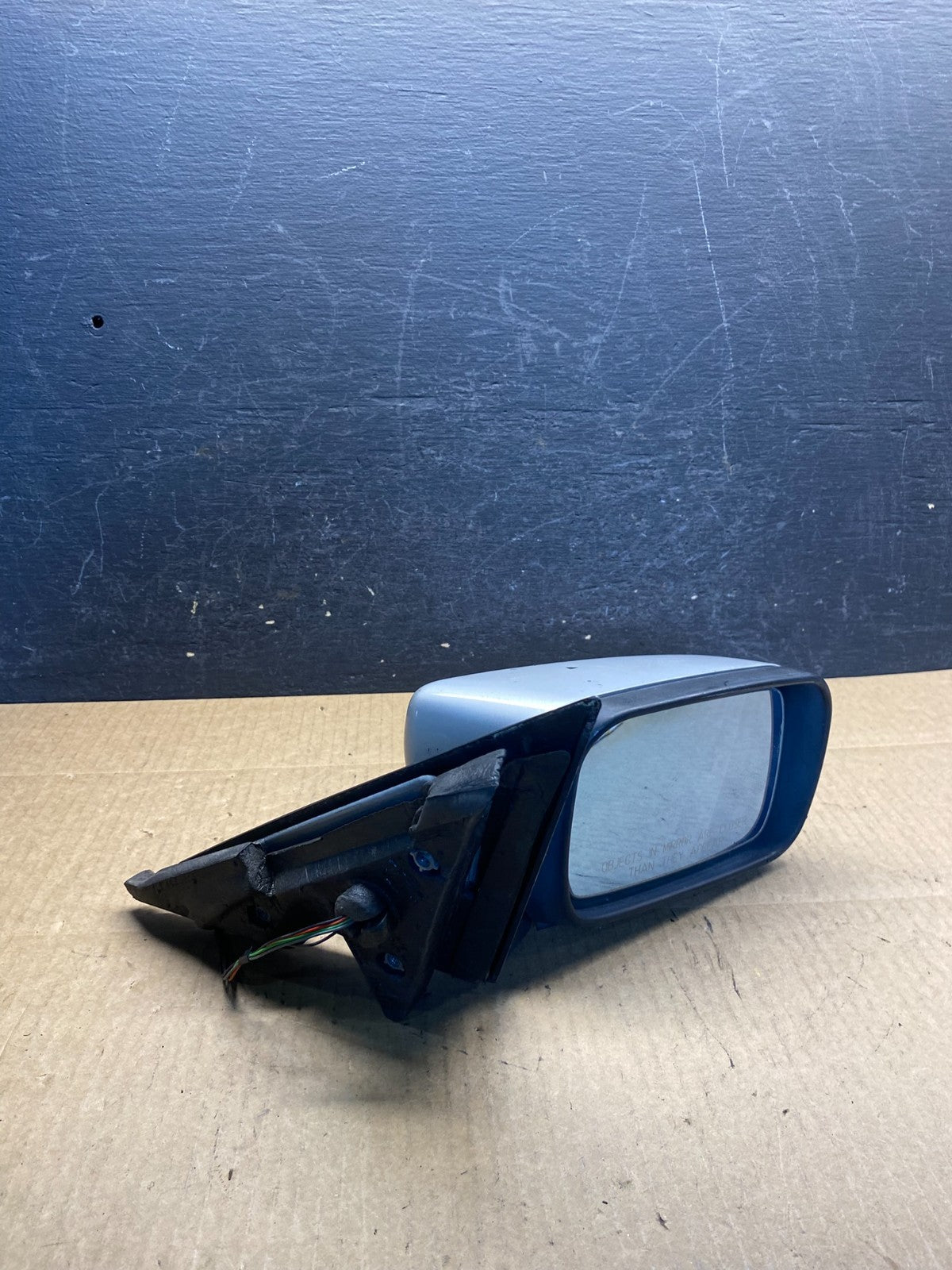 2001 to 2006 BMW 325i Right Passenger Side View Door Mirror AG7296 DW10