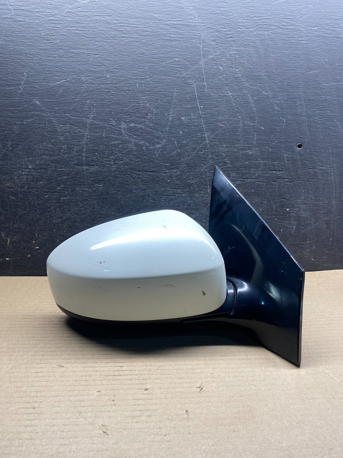 2009 to 2014 Nissan Murano Right Passenger Side View Door Mirror AH9671 DW0