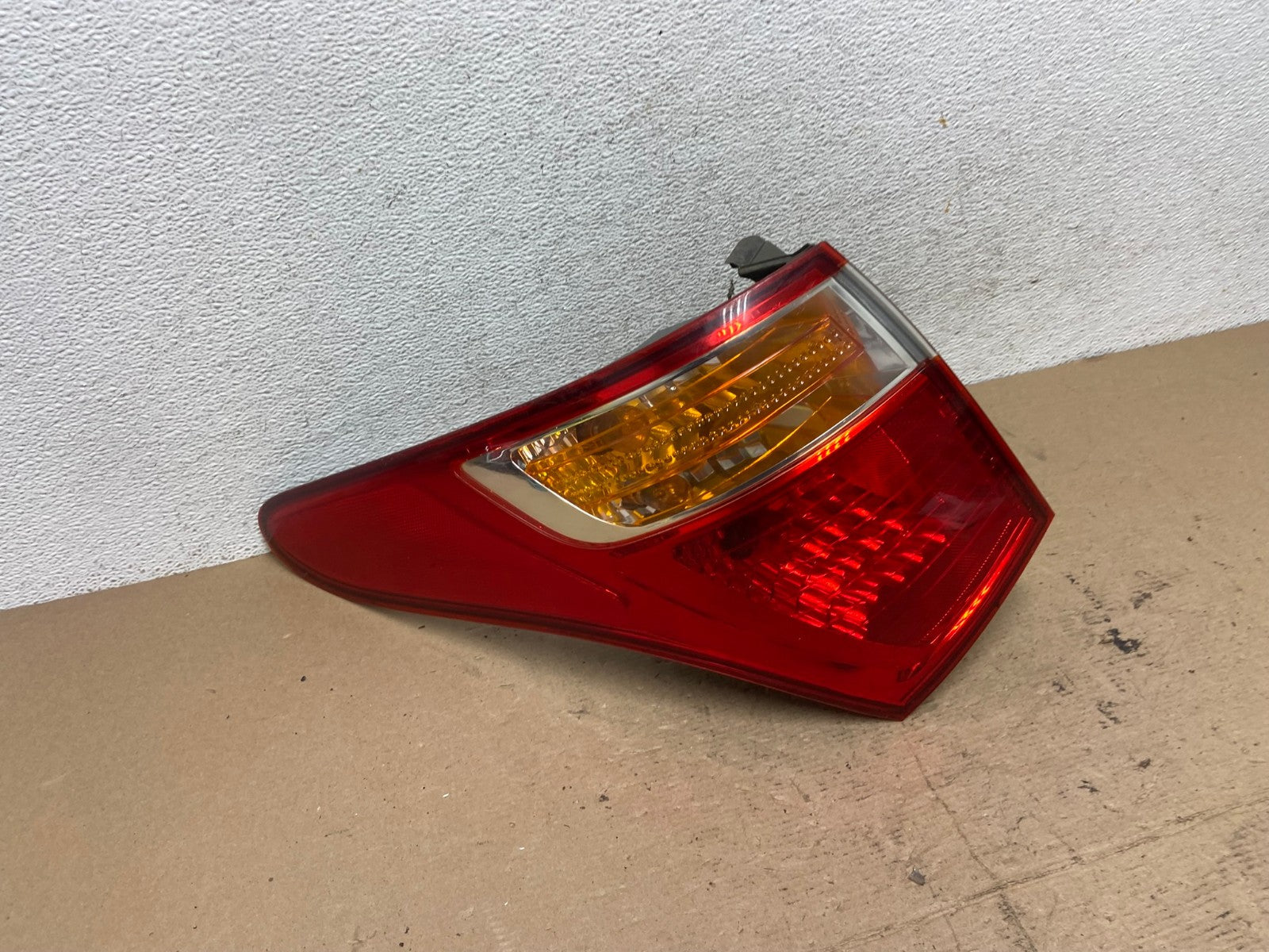 2007 to 2012 Hyundai Veracruz Tail Light Left Driver LH AF4883 LK2