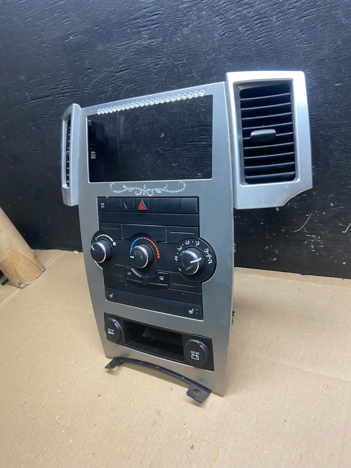 2008 2009 2010 Jeep Commander Grand Cherokee A/C Climate Control Bezel t9157 DG2