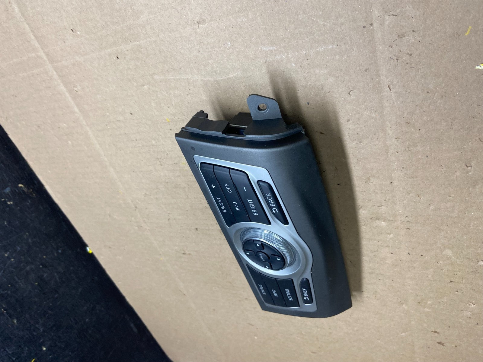 2009-2014 Nissan Murano AM FM Radio CD Control Panel T9225 DG2