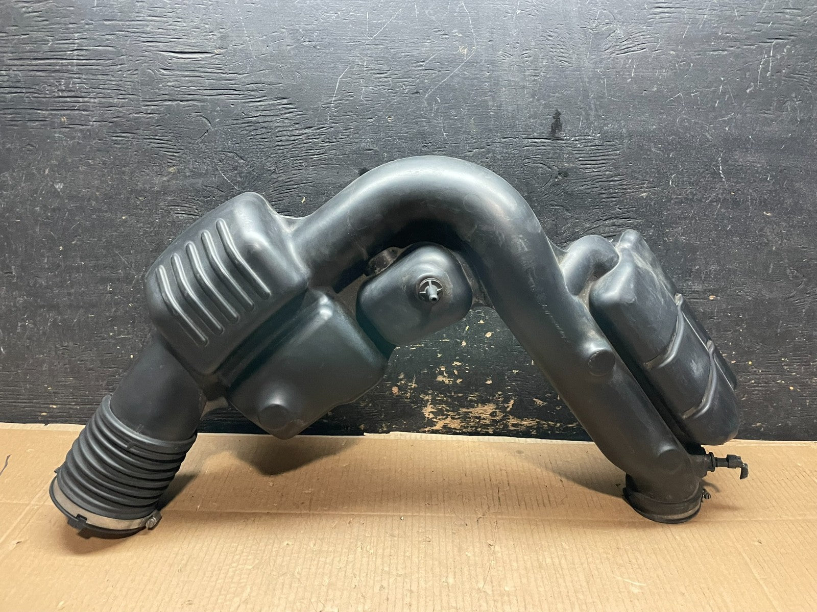 2011 - 2013 Dodge Durango 3.6L Resonator Air Intake Tube Y1797 DG0