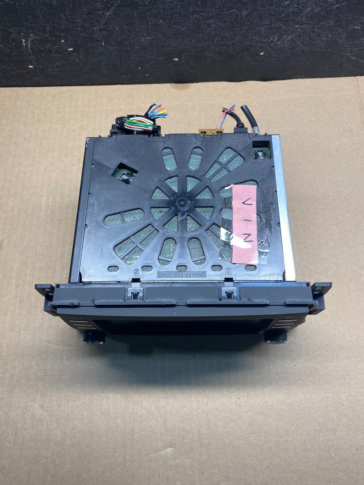 2007 to 2014 Chevrolet GMC Cadillac Radio Navigation Screen Display AE7875 DG4