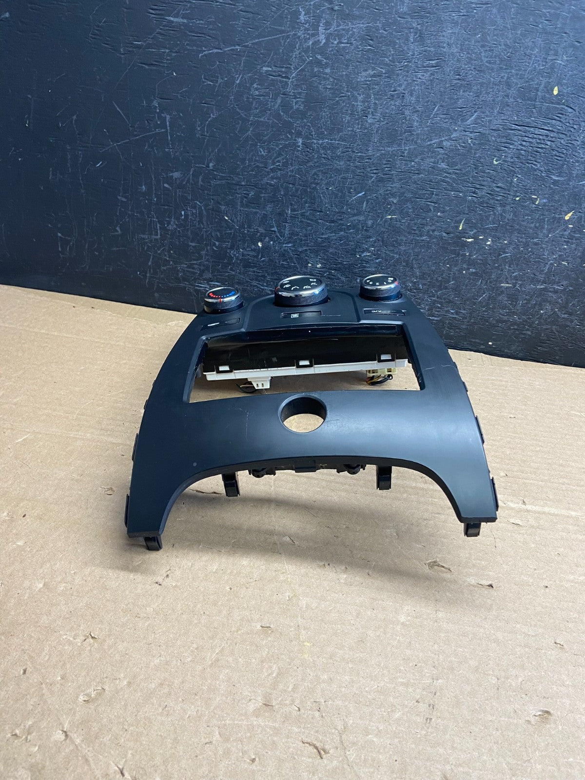2010 - 2013 Kia Forte Radio Climate Control A/C Heater Bezel Trim AF2516 DG3