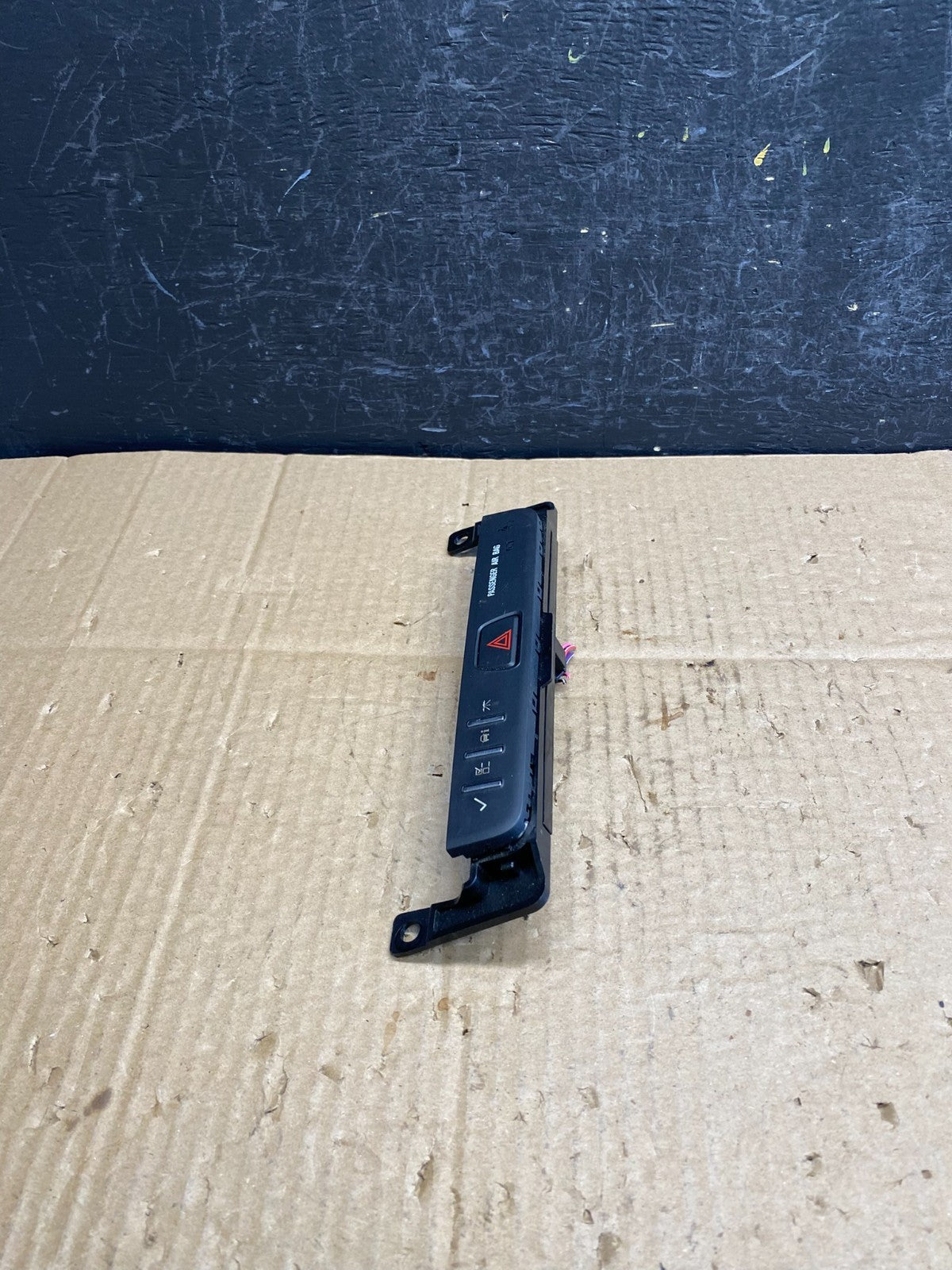 2013-2017 Acadia Enclave Traverse Center Hazard Warning Info Switch AC9576 DG1
