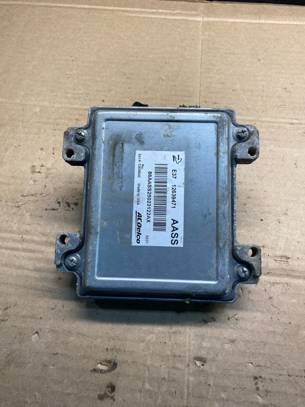 2010 to 2013 Chevrolet Silverado Yukon Engine Control Module ECM ECU ae9923 DG1