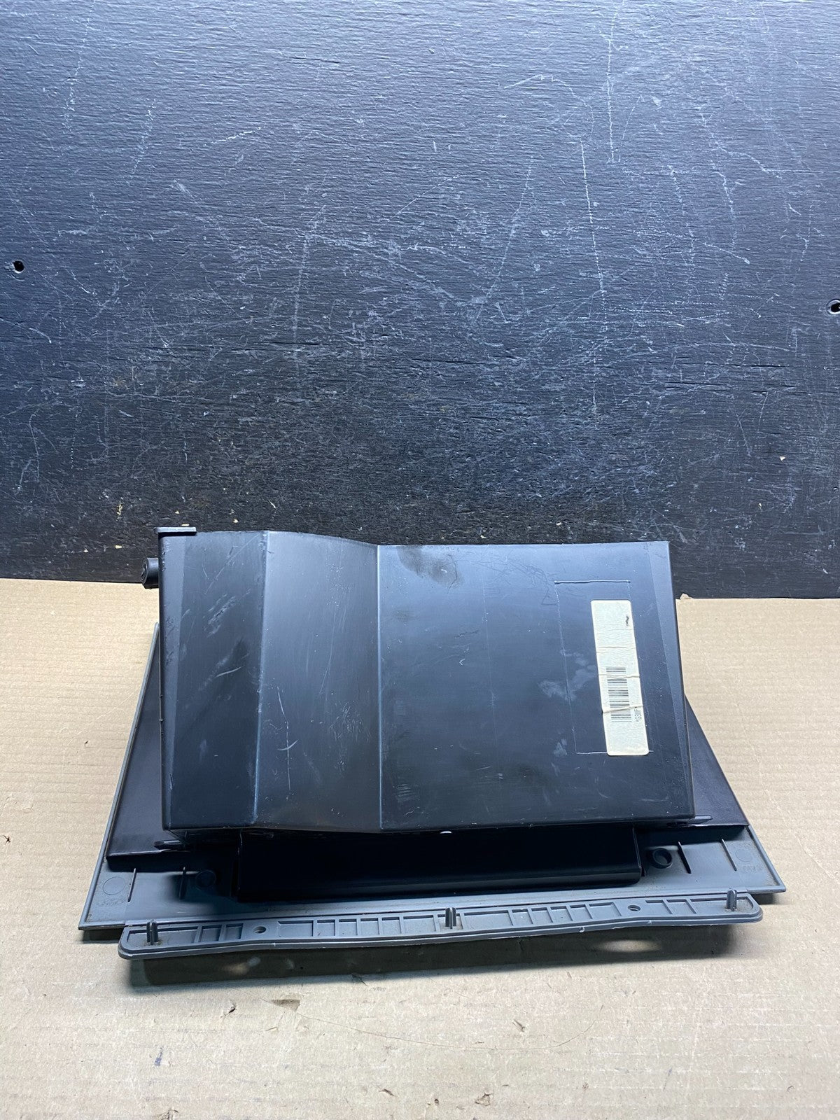 2004 to 2008 Ford F-150 Glove Box Compartment ah9727 DG5