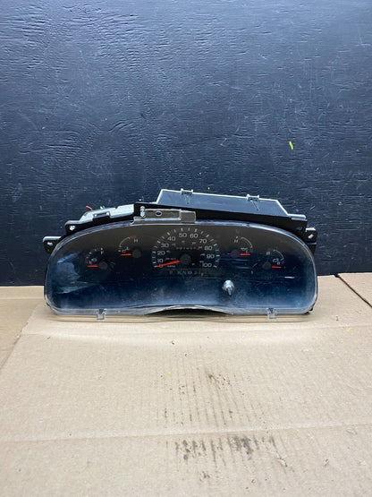 1997 - 2002 Ford Econoline E150 E250 Van Speedometer Instrument Cluster L5643 DG0