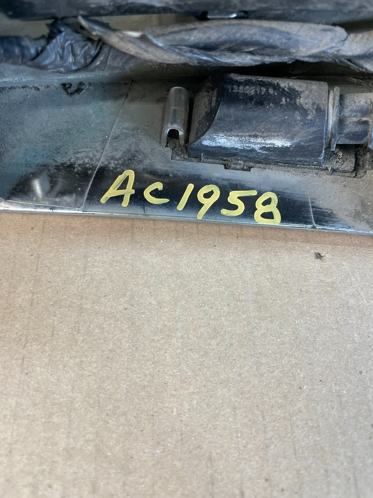 2010-2015 Cadillac SRX Rear Liftgate Tailgate Finish Molding W/ Camera AC1958 DG7