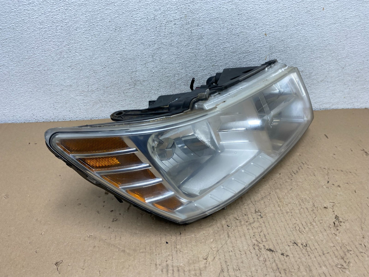 2009 to 2017 Dodge Journey Headlight Right Passenger Rh Halogen AF3285 DW2