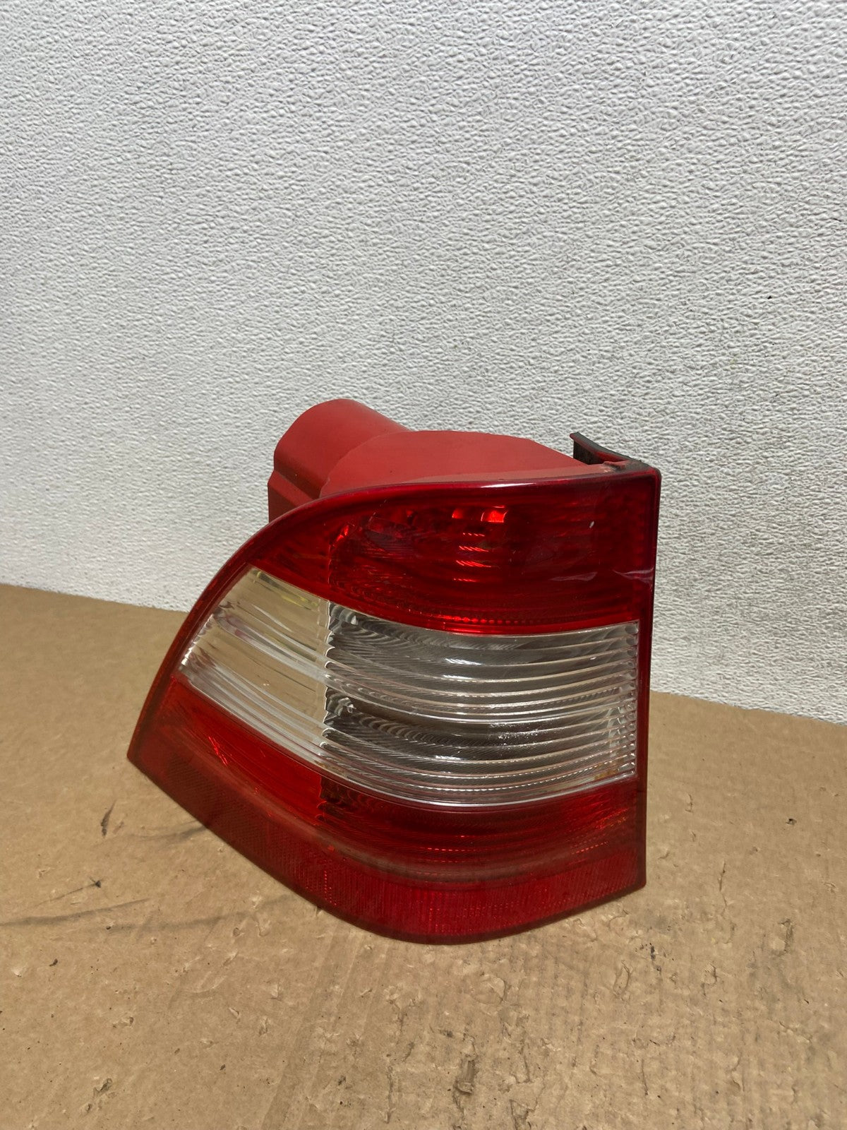 2002-2005 Mercedes ML350 ML-Class Left Driver Lh Side Tail Light AG1289 LK0