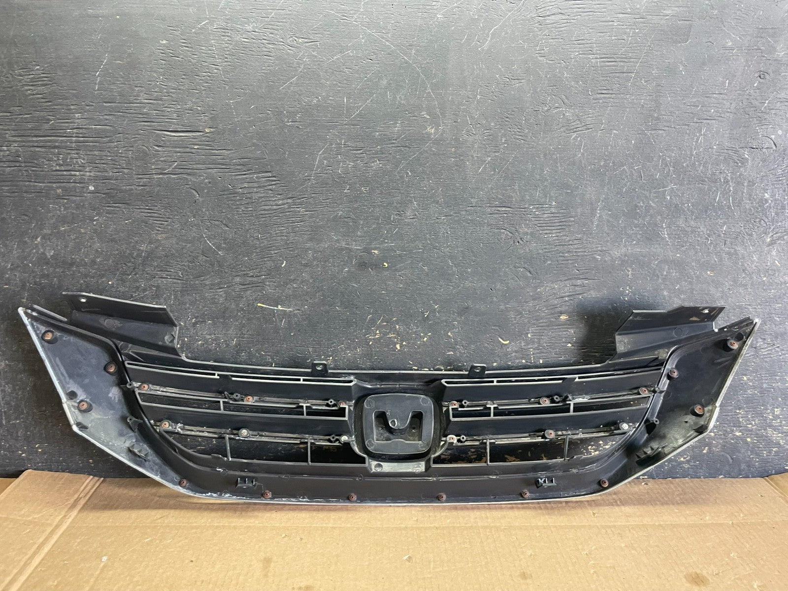 2013 to 2015 Honda Accord Front Upper Grill Grille AB3025 DG6