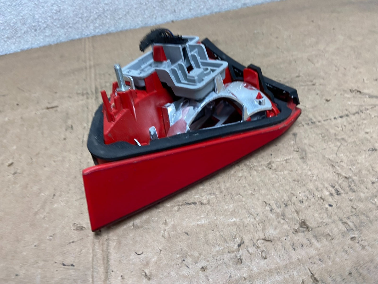2009 to 2012 Audi A4 Avant Left Driver Side LH Inner Tail Light Oem Y6145 DW5
