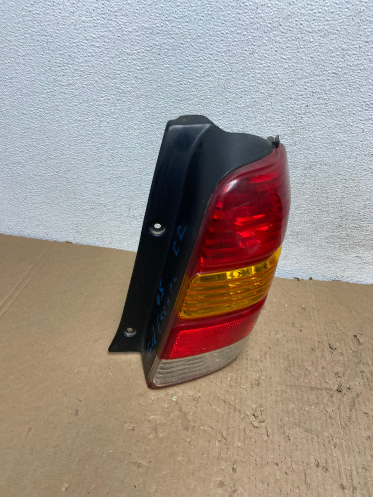 2001 to 2007 Ford Escape Right Passenger RH Side Tail Light AD8146 LK2