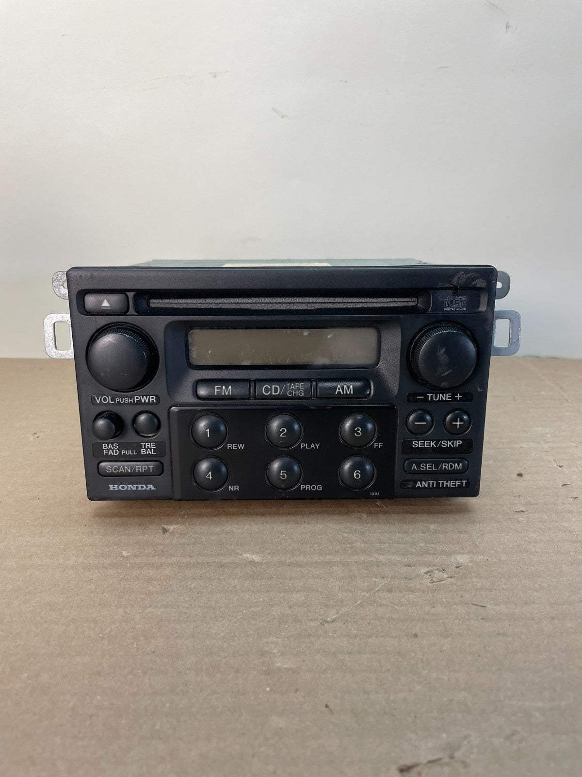 1998 1999 2000 Honda Accord Stereo Radio Receive AM FM CD AI0562 DG0