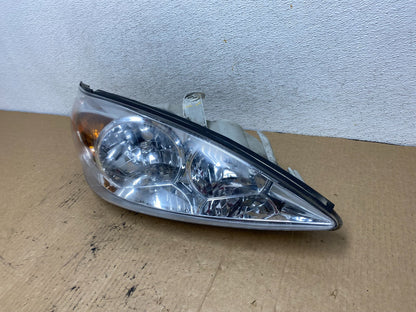 2002 to 2004 Toyota Camry Halogen Headlight Right Passenger Rh AG2178 DW1