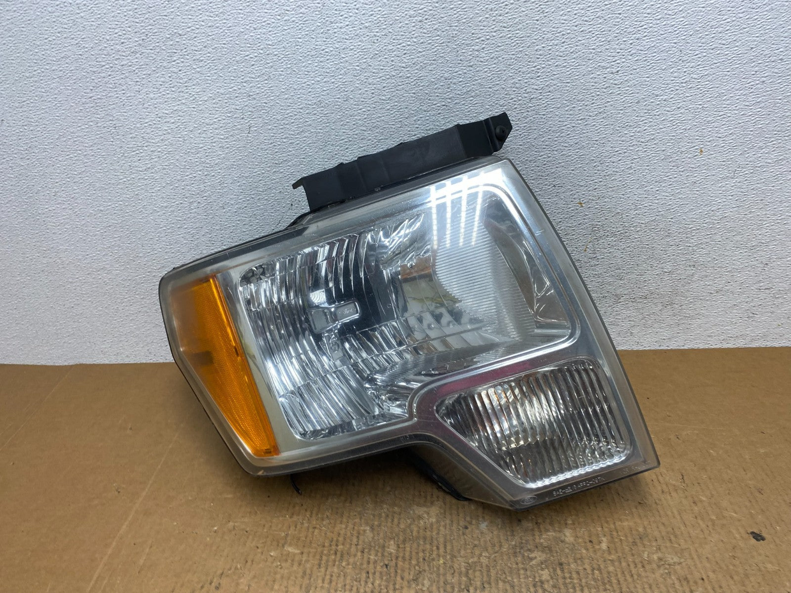 2009 to 2014 Ford F-150 F150 Right Passenger RH Halogen Headlight AE2708 DW0