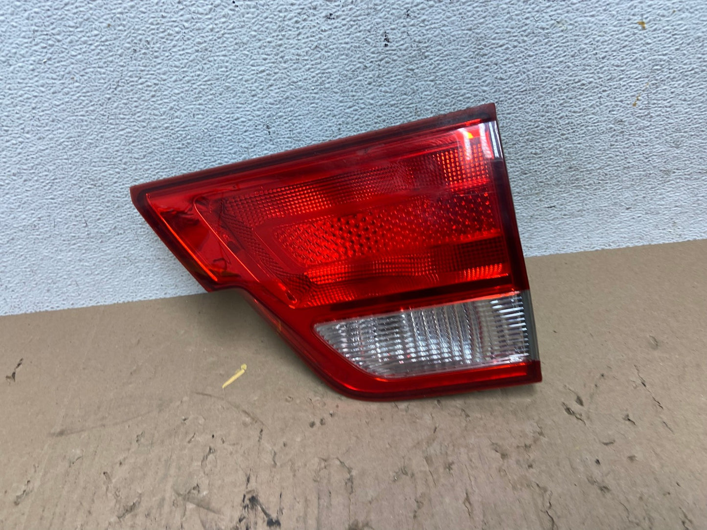 2011-2013 Jeep Grand Cherokee Right Passenger Rh Inner Tail Light AE8876 LK0