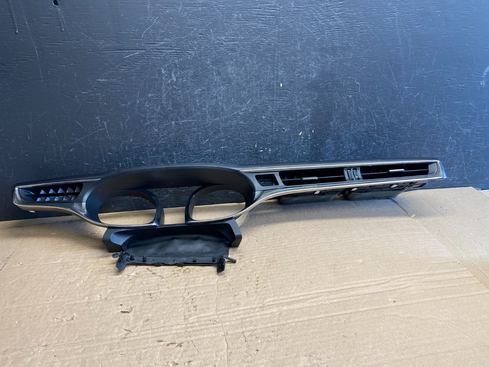 2013 to 2015 Toyota Avalon Cluster Bezel Air Vent AF22040