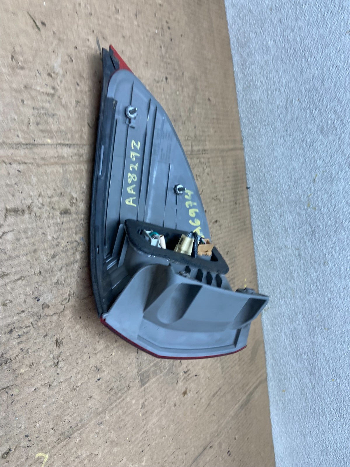 2006 to 2010 Toyota Sienna Left Driver LH Side Tail Light AA8292 LK4