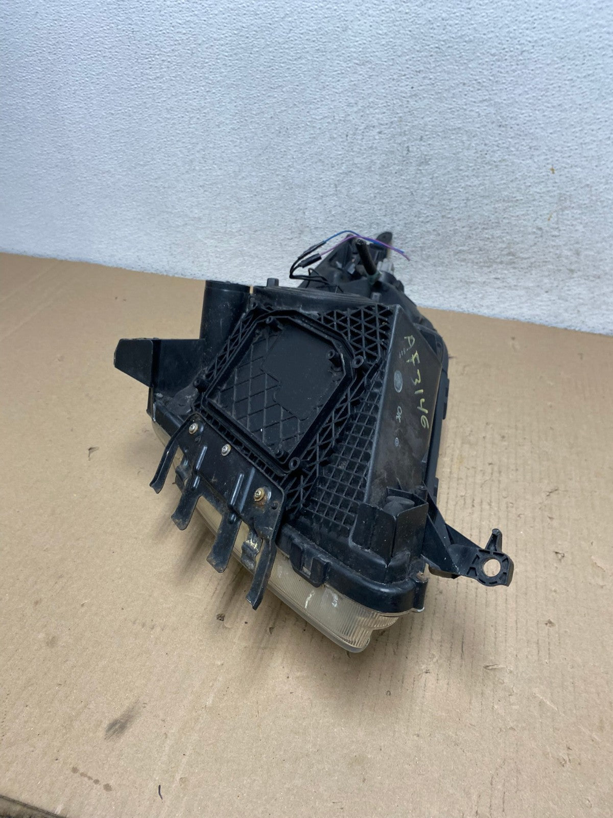 2004 - 2005 Toyota Prius Left Driver Lh Halogen Headlight AF3146 LK6