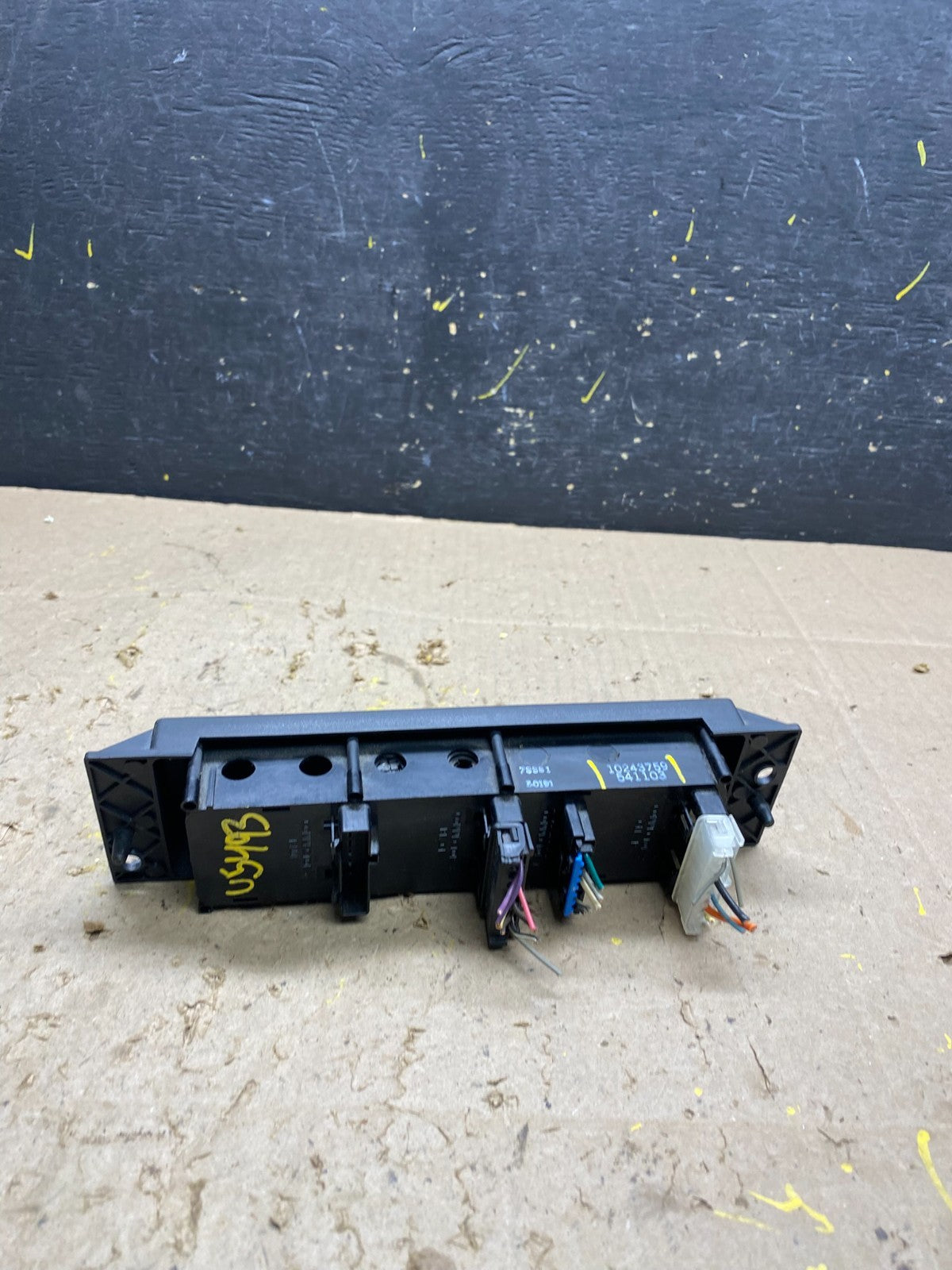 1997 to 2005 Chevrolet Venture Rear Fan Wiper Switch TCS Control Panel U5493 DG3