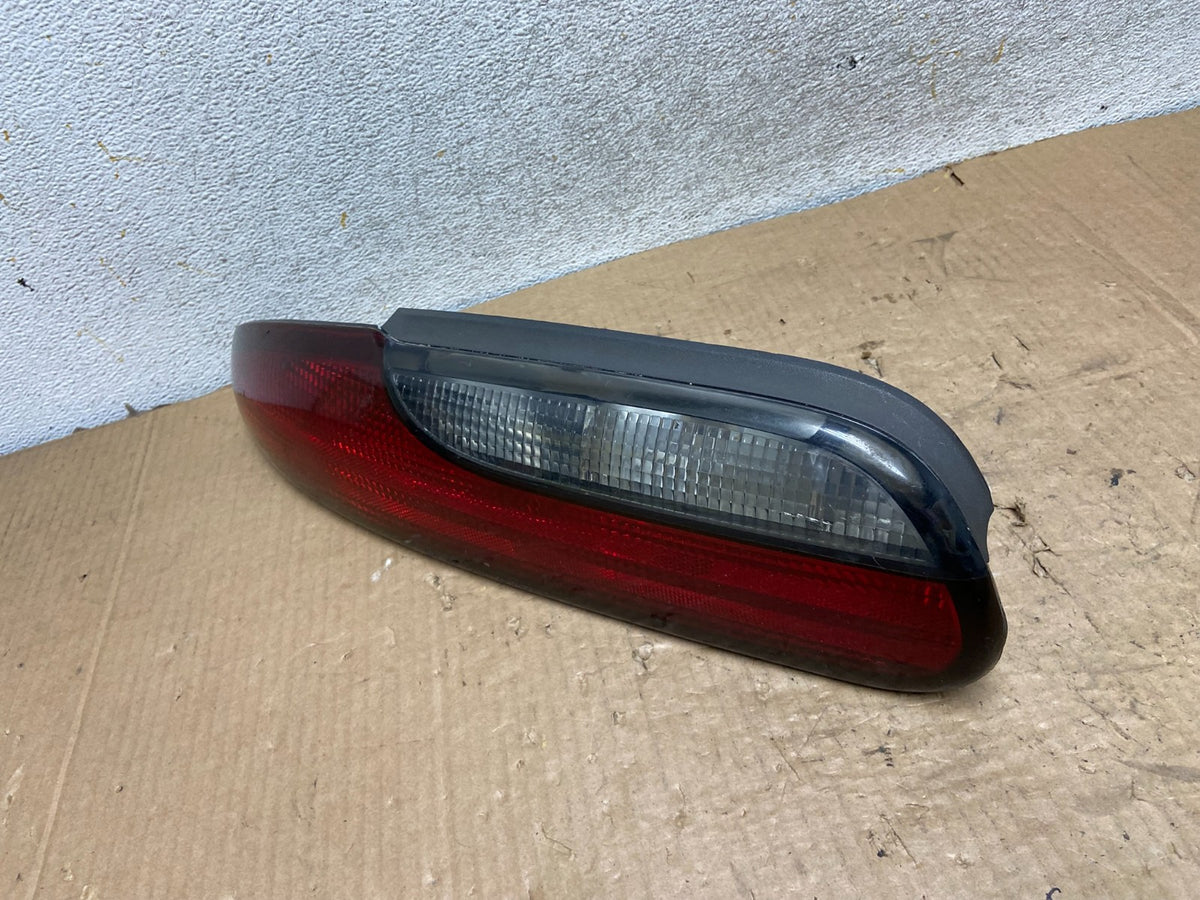 1993 to 1996 Chevrolet Camaro Left Driver LH Side Tail Light AI8258 DW1