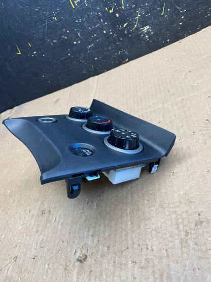 2011 to 2015 Nissan Rogue Heater Temperature AC Climate Control OEM Z0313 DG2