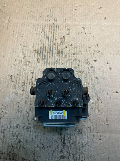 2004-2007 GMC Savana Express ABS Brake Pump Control 13567149 U9527 DG4