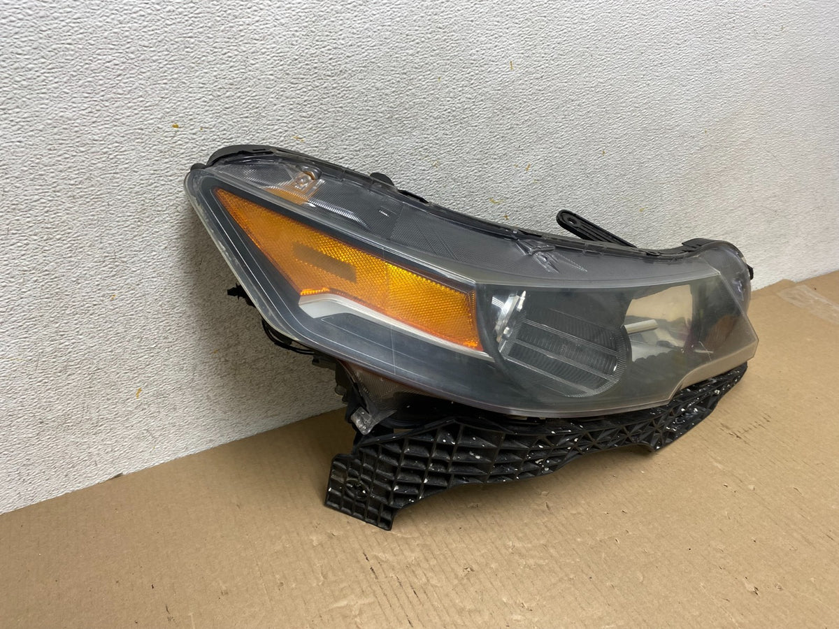 2012 to 2014 Acura TL Headlight Right Passenger Side Xenon HID AH5764 DW1
