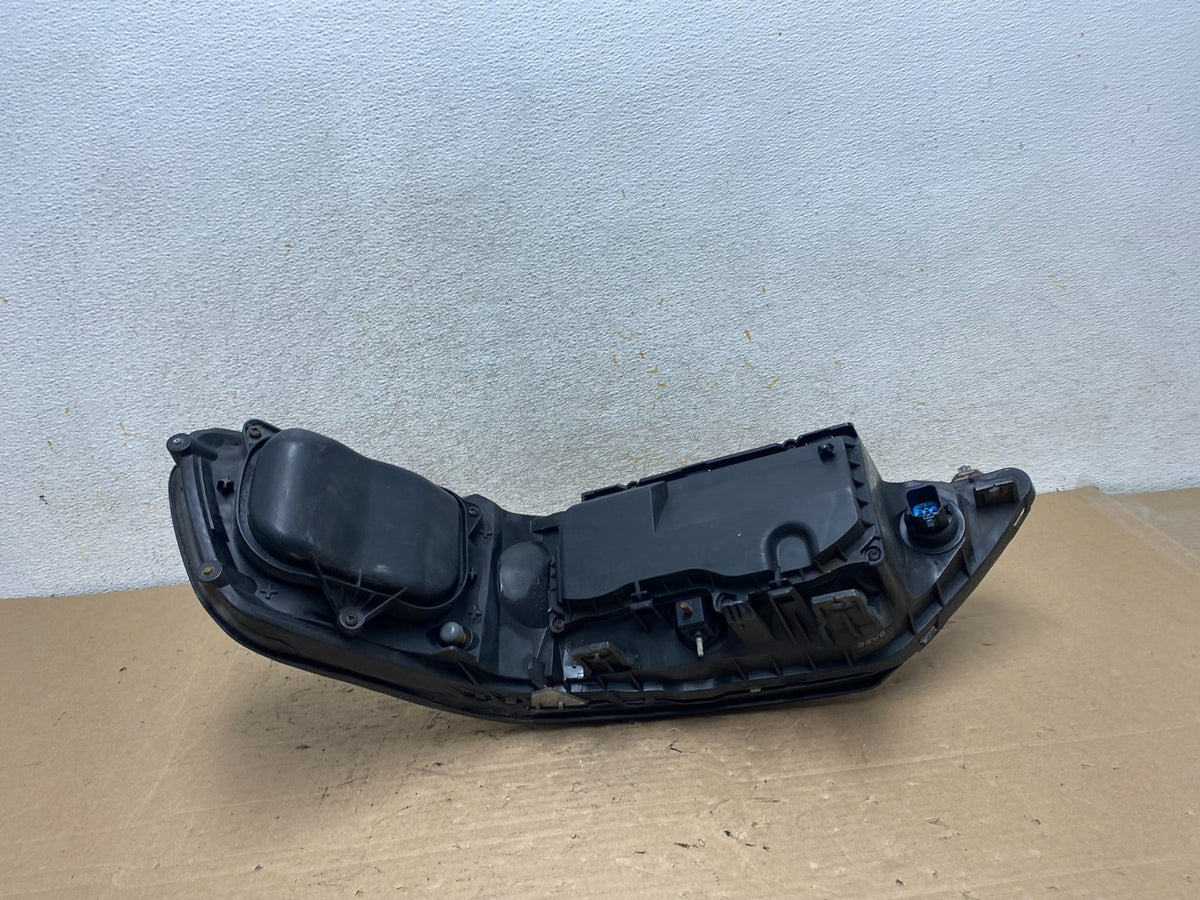 2005 to 2011 Lincoln Town Car Right Passenger Rh Side Headlight AI0897 DW6
