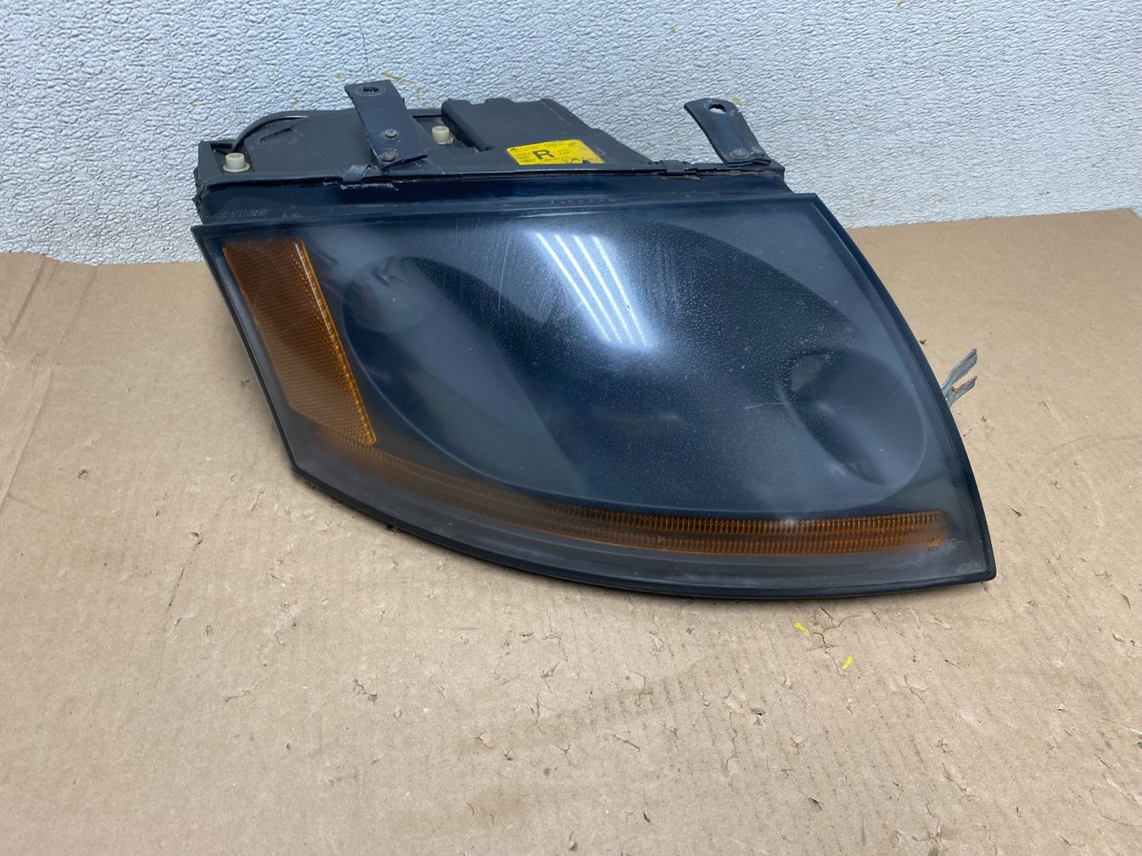 2000 to 2006 Audi TT Right Passenger RH Side Halogen Headlight Oem R1284 DW0