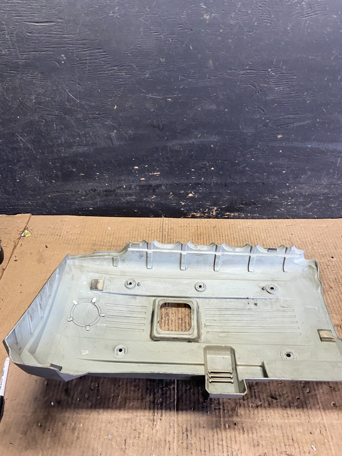 2007 to 2011 BMW 530i Plastic Engine Cover Shield OEM  R7116 DG7