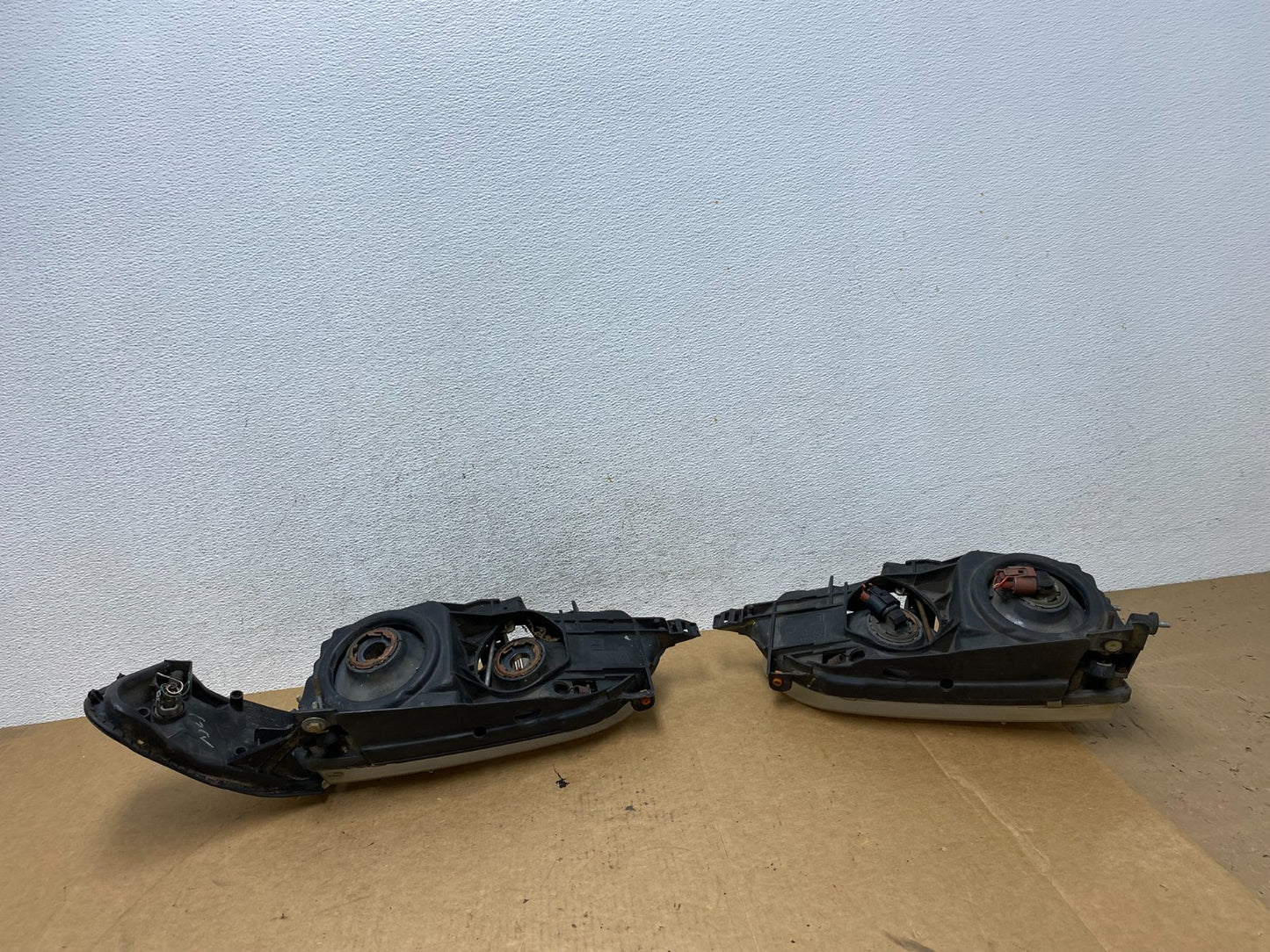 1993 to 1997 Toyota Corolla Left+Right Side Headlights AE3226 DW9
