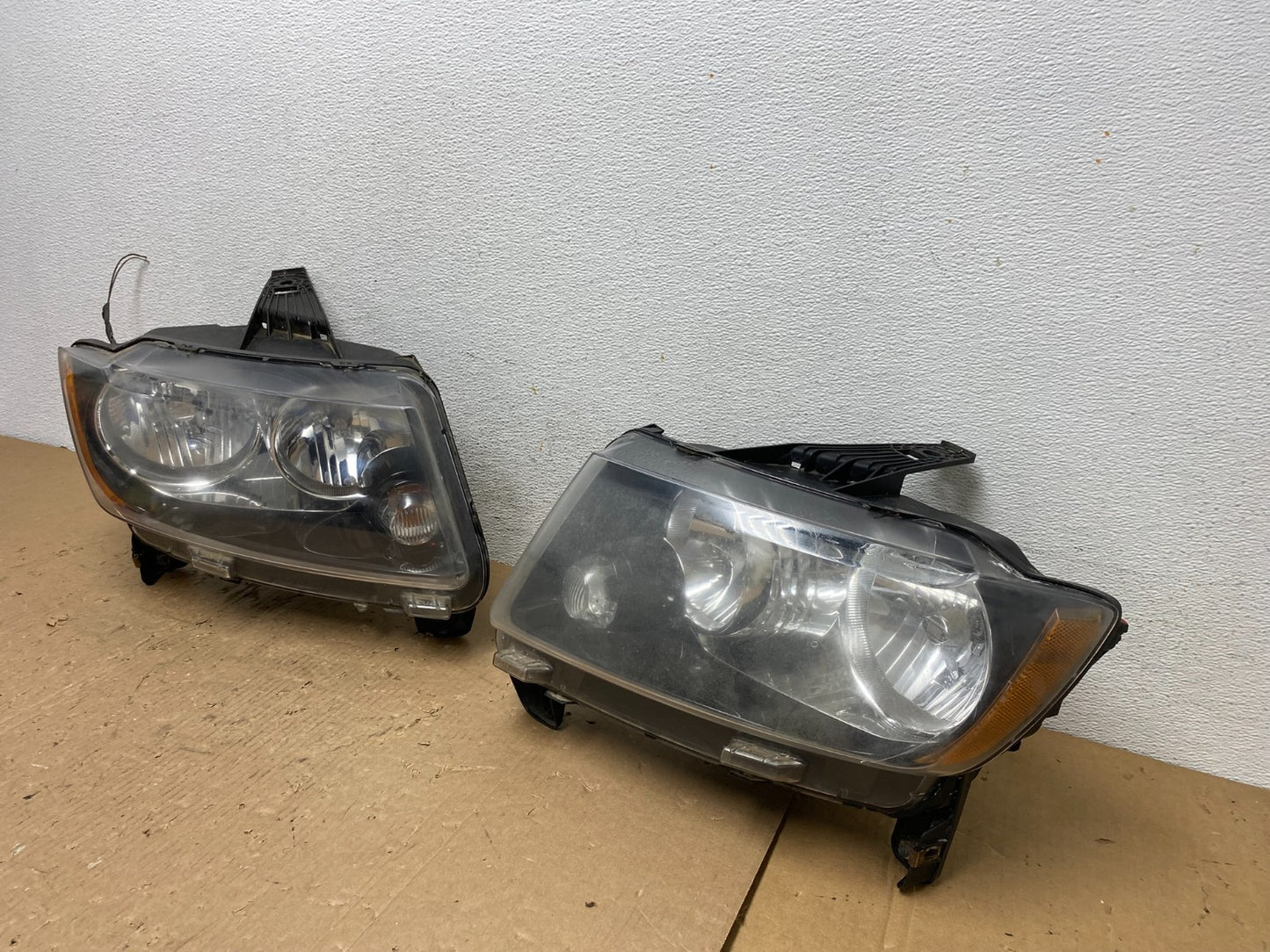 2011-2013 Jeep Grand Cherokee Left+Right Halogen Headlights AD8230 DW1