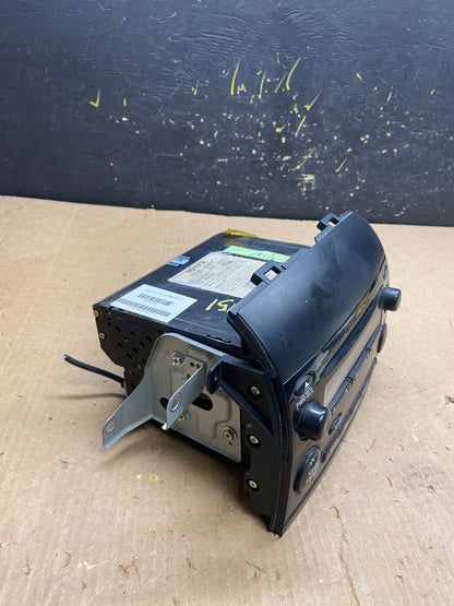 2004 to 2010 Toyota Sienna AM FM CD WMA Mp3 Radio Receiver Z4151 DG2