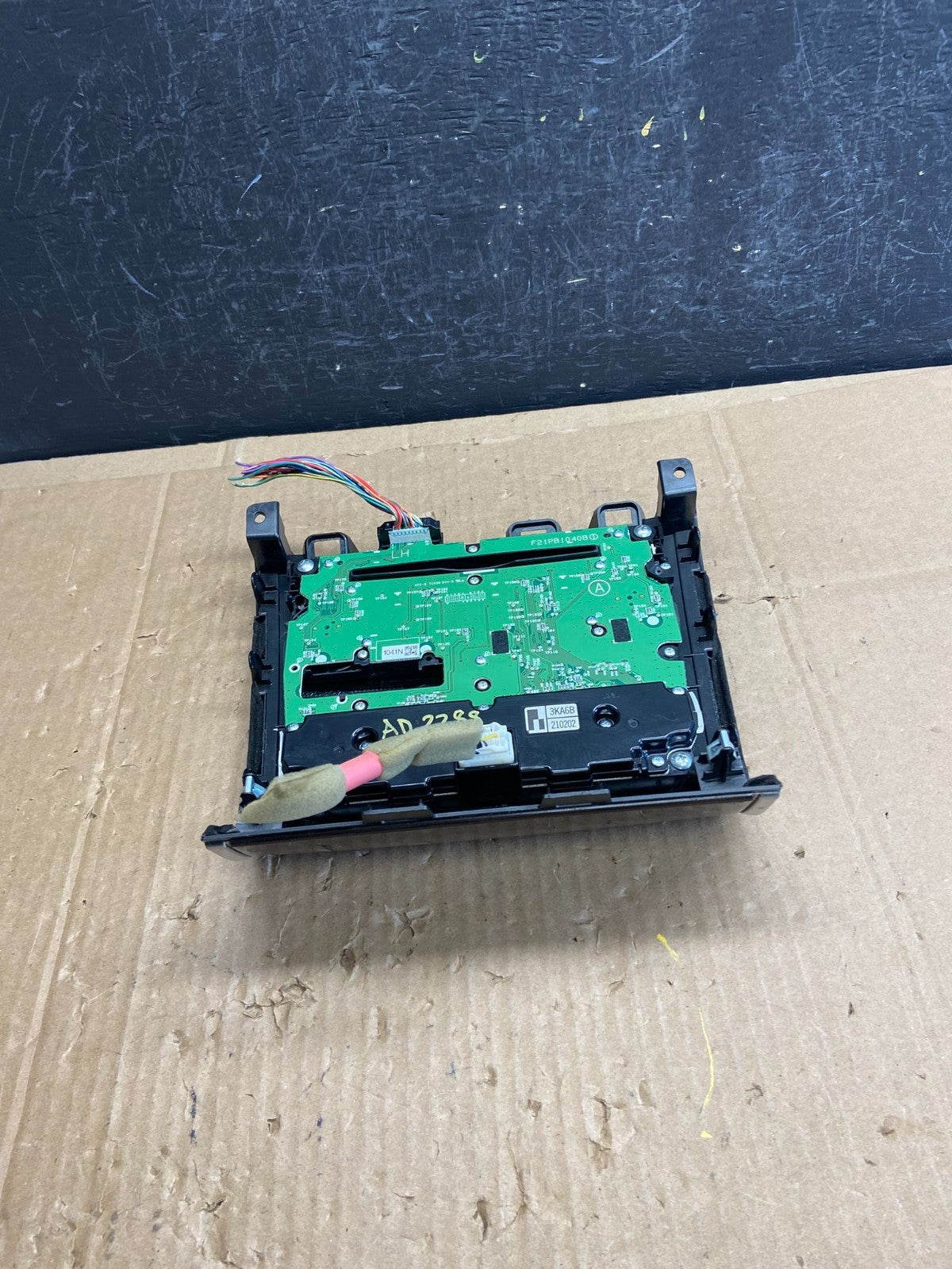 2013 to 2016 Nissan Pathfinder Radio Temperature Climate Control AD2288 DG3