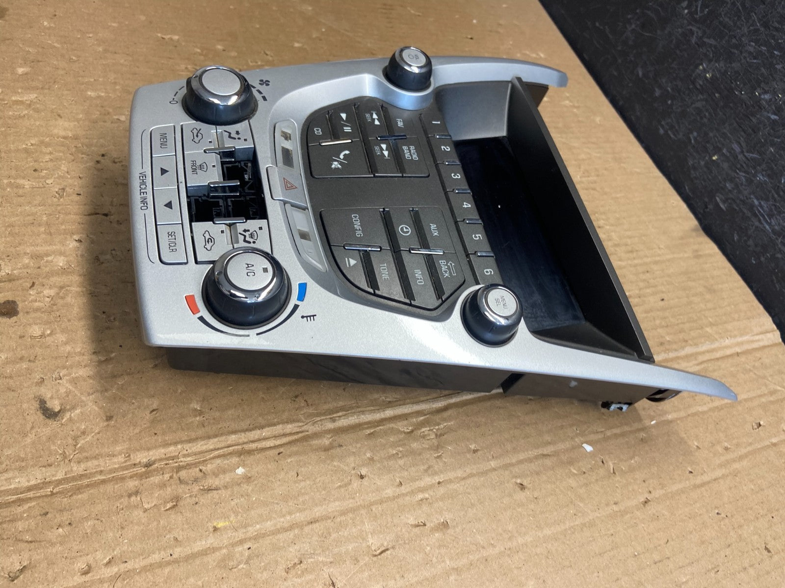2012-2015 Chevrolet Equinox Radio Face Climate Control Panel Bezel ae4112 DG2