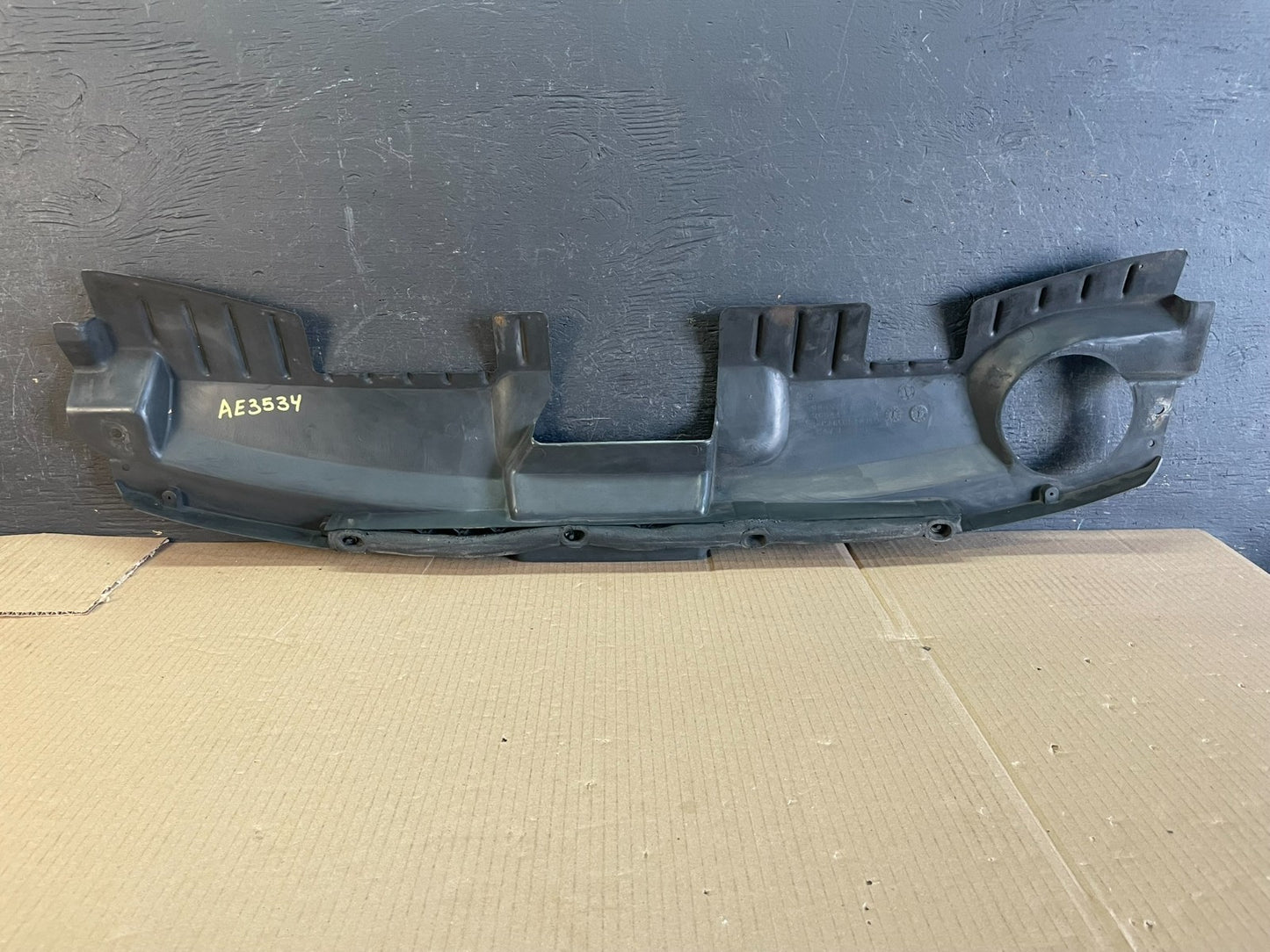 05-08 Dodge Caravan Chrysler Town & Country Upper Radiator Panel Support AE35343