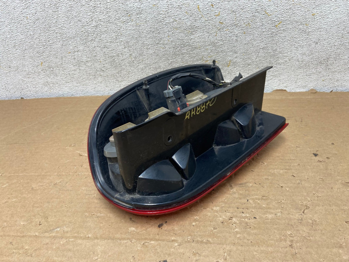 2002 2003 2004 Jeep Liberty Left Driver LH Side Tail Light AH8870 LK4