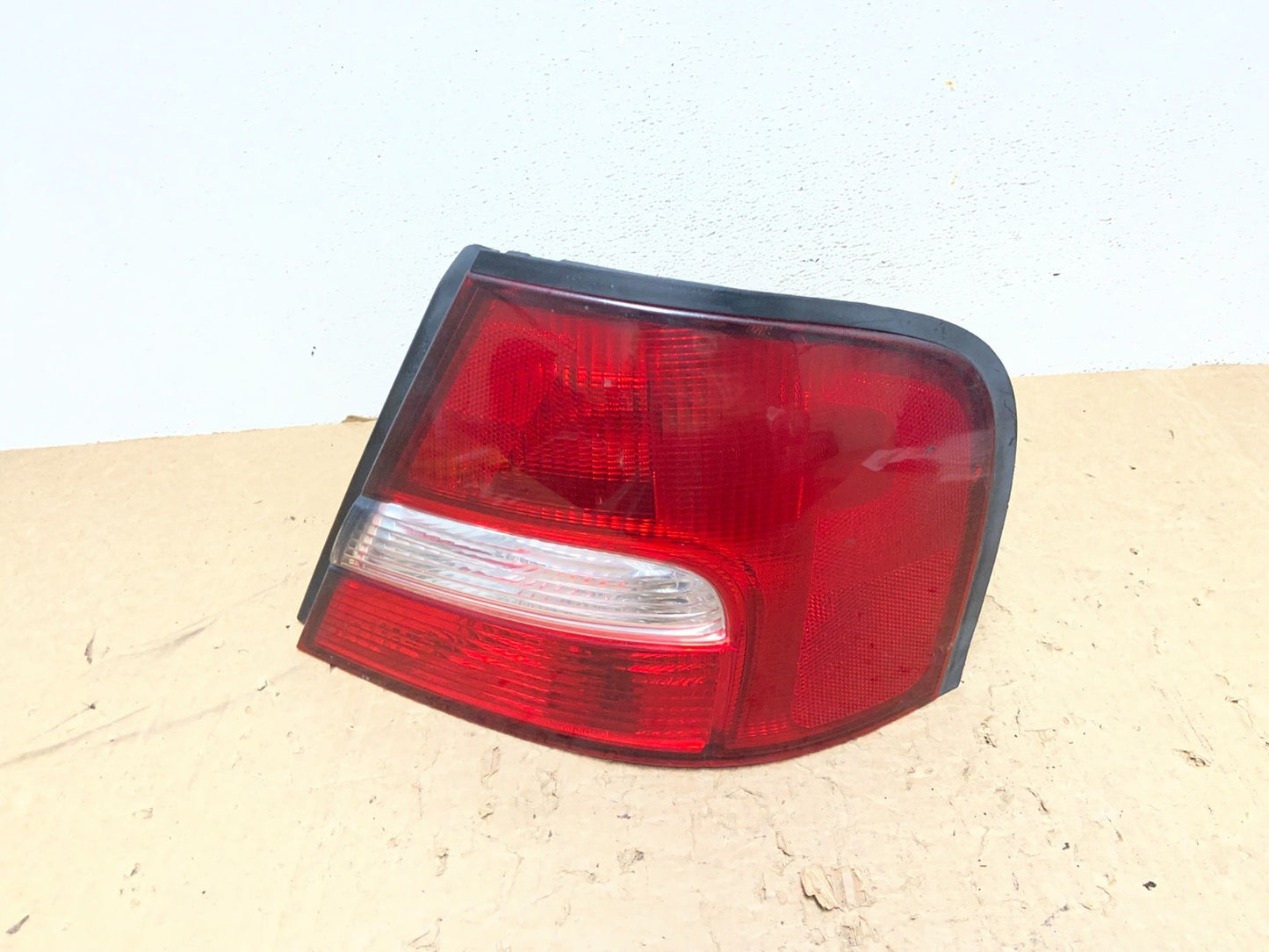2000 to 2001 Nissan Altima Tail Light Right Passenger Rh Side AG13967