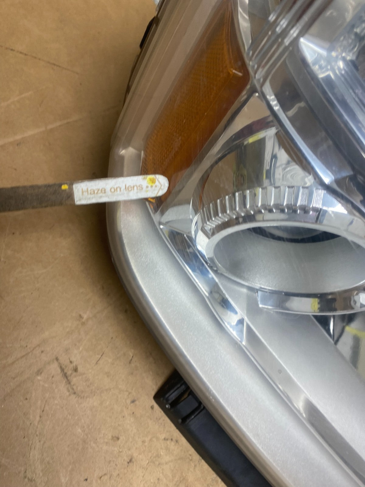 2010 to 2015 GMC Terrain Halogen Left+Right Side Headlights X4747 DW9