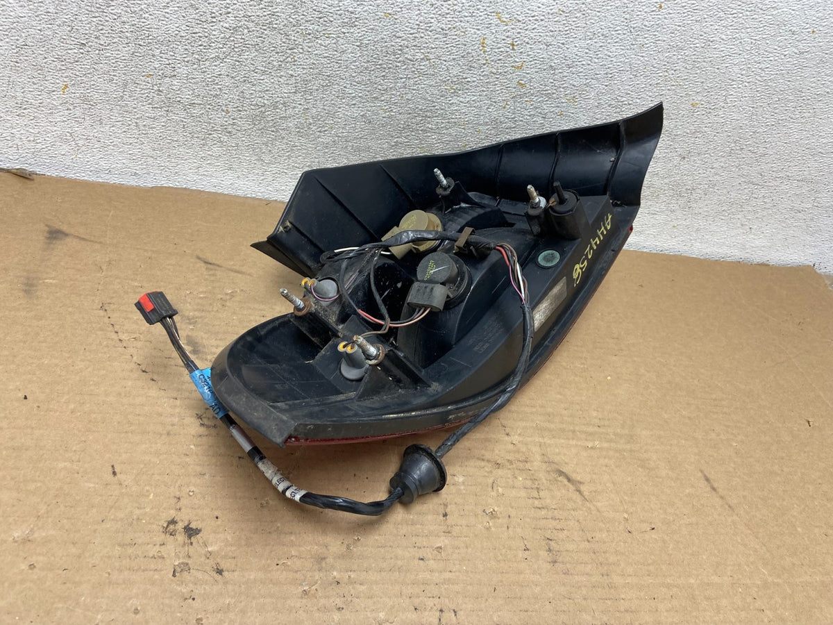2004 2005 Mercury Sable Right Passenger RH Side Tail Light ah4258 DG7