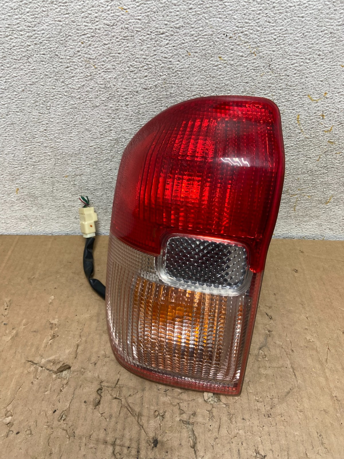 2001 2002 2003 Toyota Rav4 Left Driver LH Side Tail Light AI9191 LK0