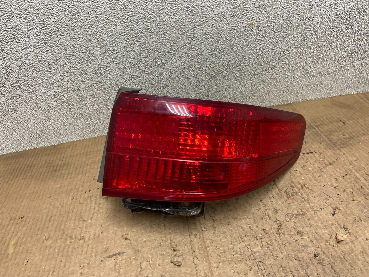 2005 Honda Accord Right Passenger Rh Side Tail Light Oem AA8334 LK0