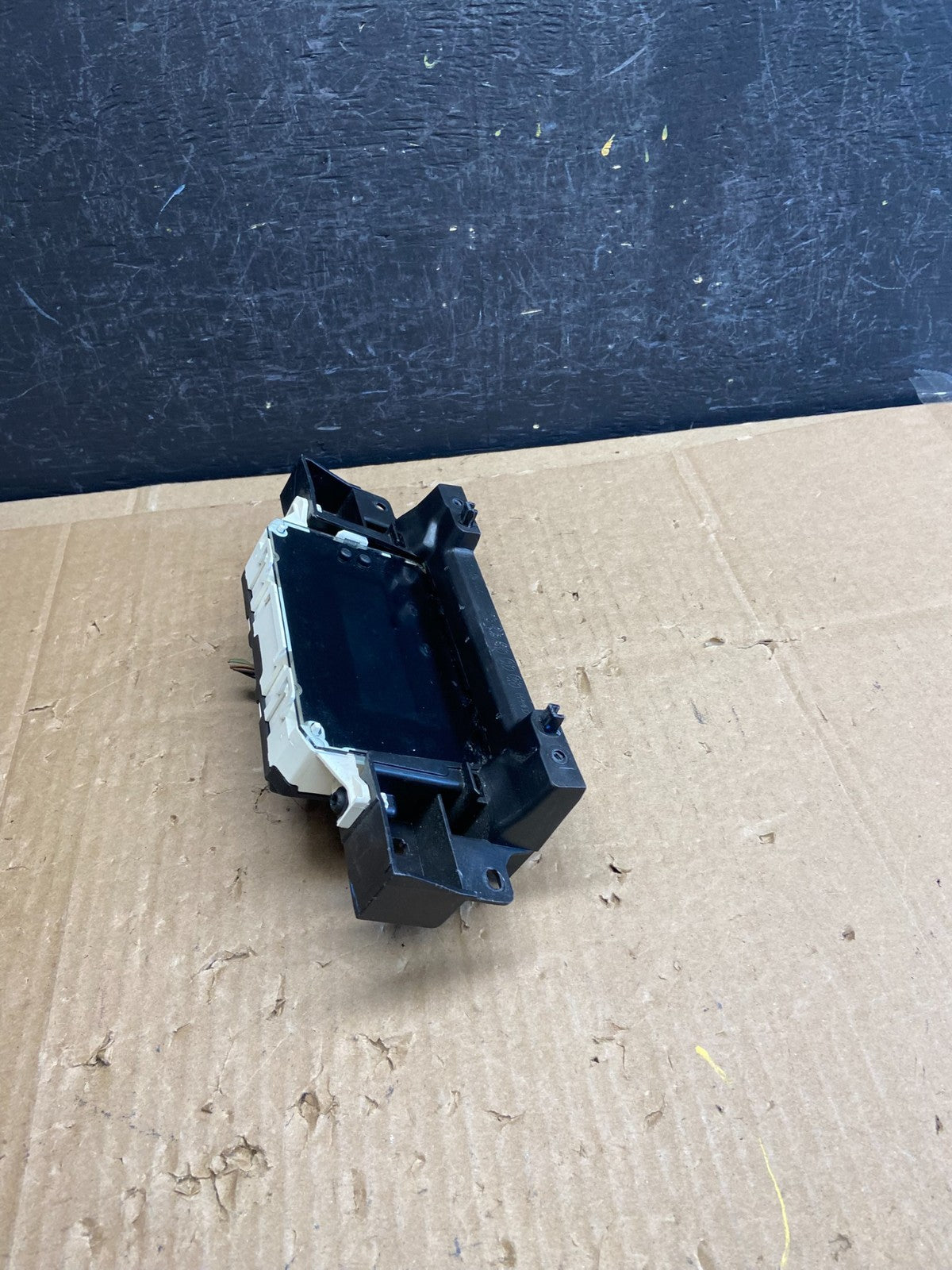 2012 2013 2014 Ford Focus Fusion Radio Screen Receiver AM FM AD2298 DG1
