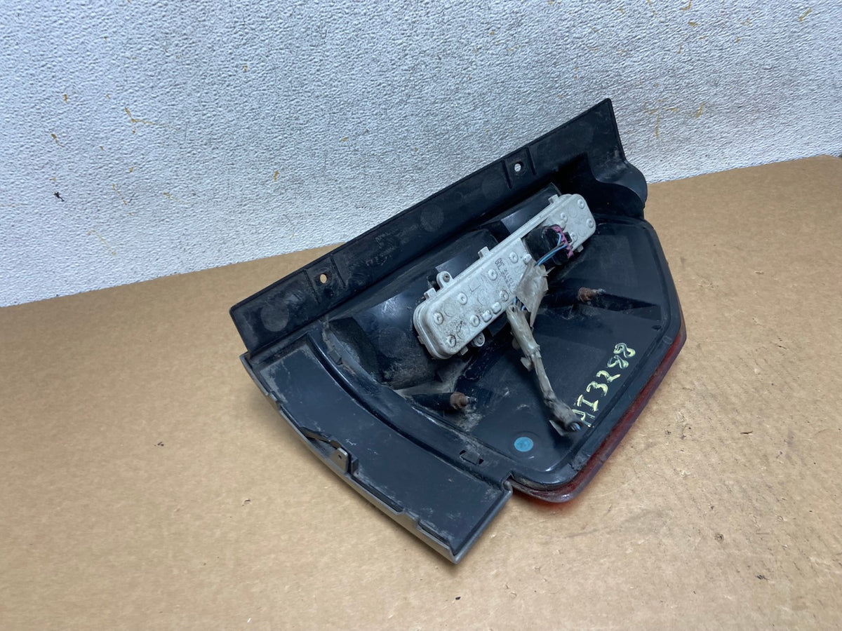 2002 to 2009 Gmc Envoy Left Driver Lh Side Tail Light AI3288 LK6