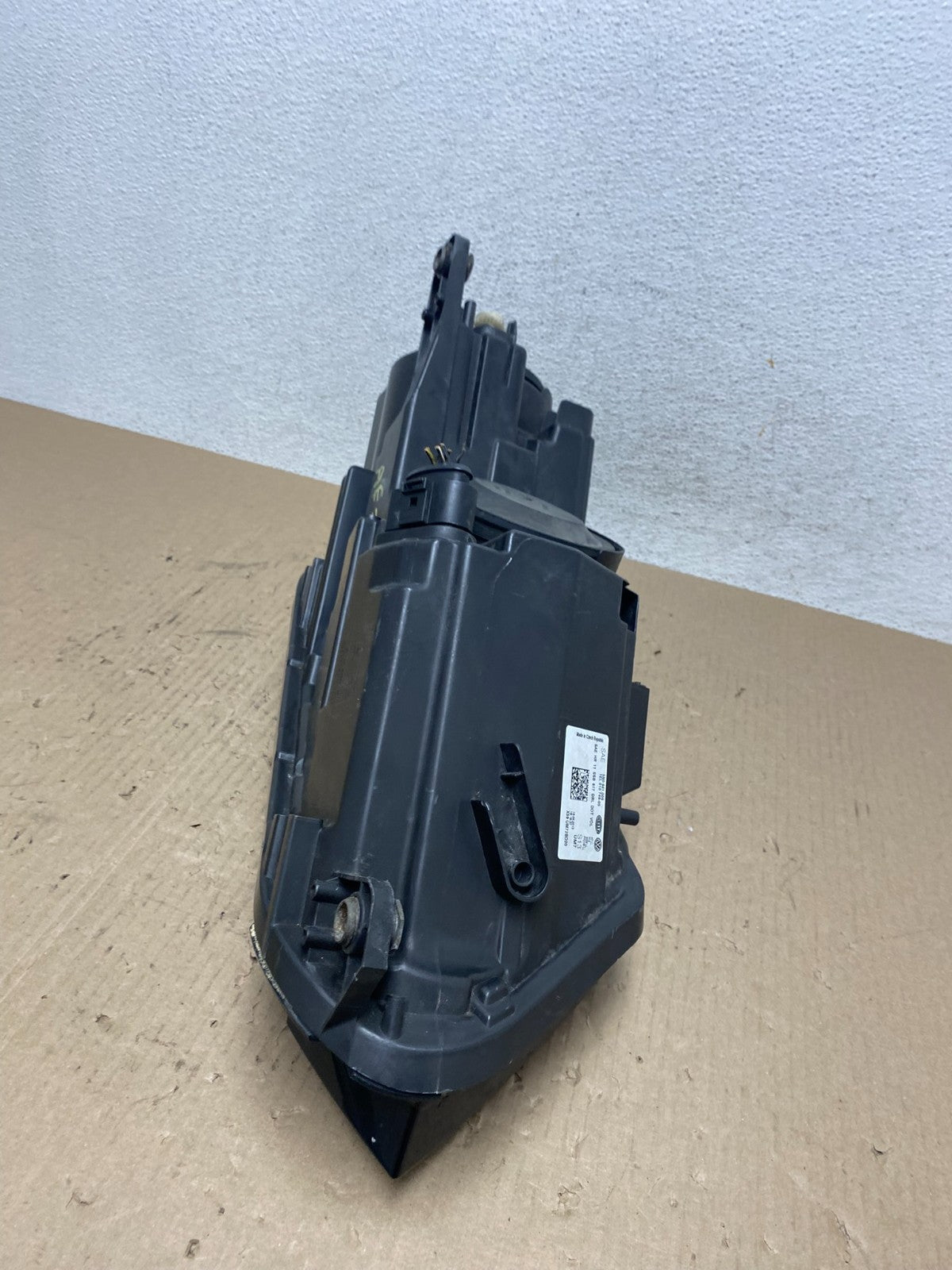 2012 to 2018 Volkswagen Tiguan Left Driver LH Halogen Headlight AE7134 DW6