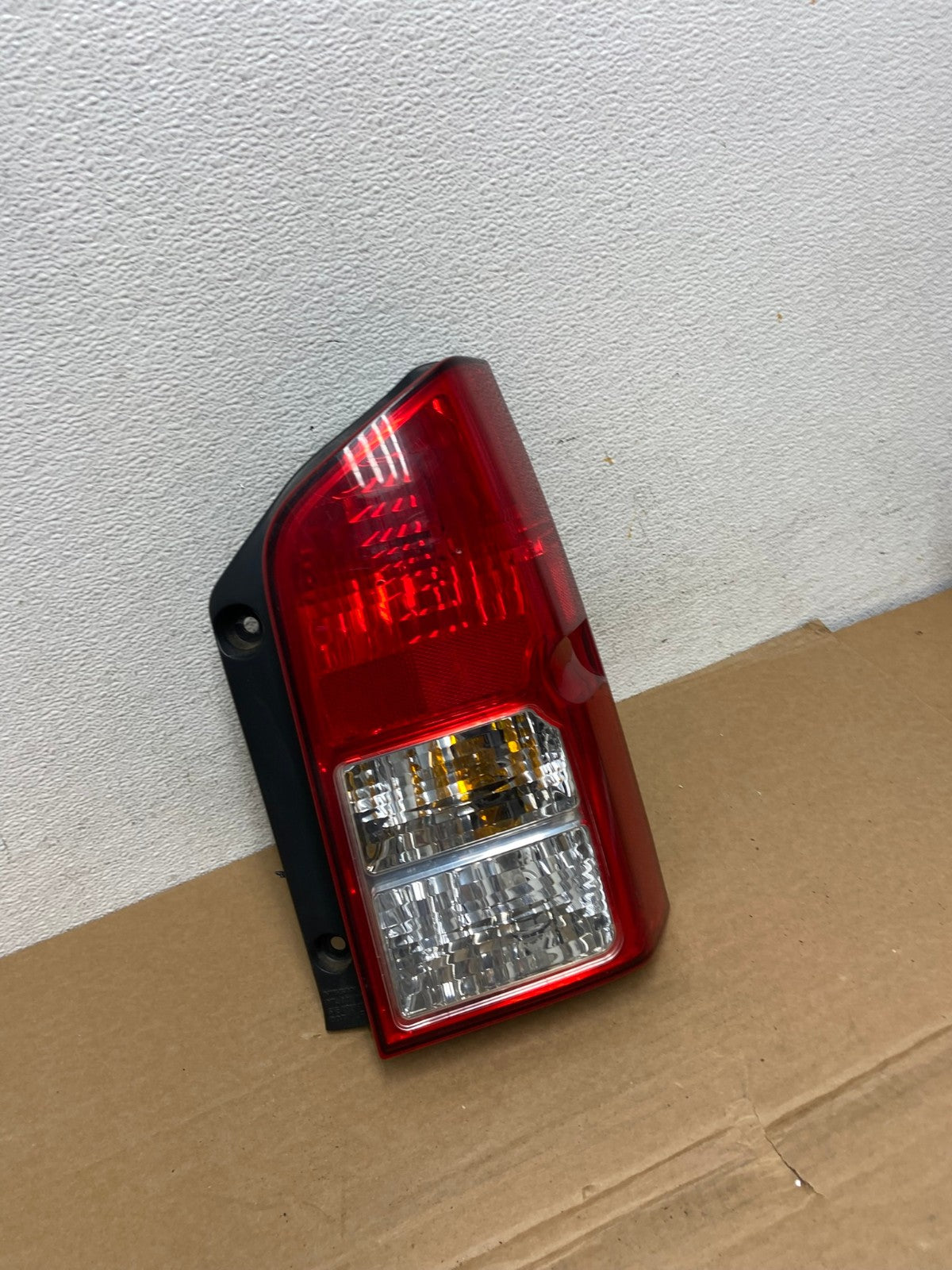 2005 to 2012 Nissan Pathfinder Right Passenger RH Side Tail Light AD3783 LK2