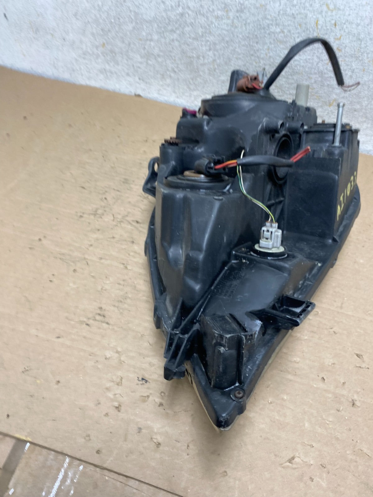 1999 to 2003 Lexus RX300 Right Passenger Headlight Halogen AI1033 DW9